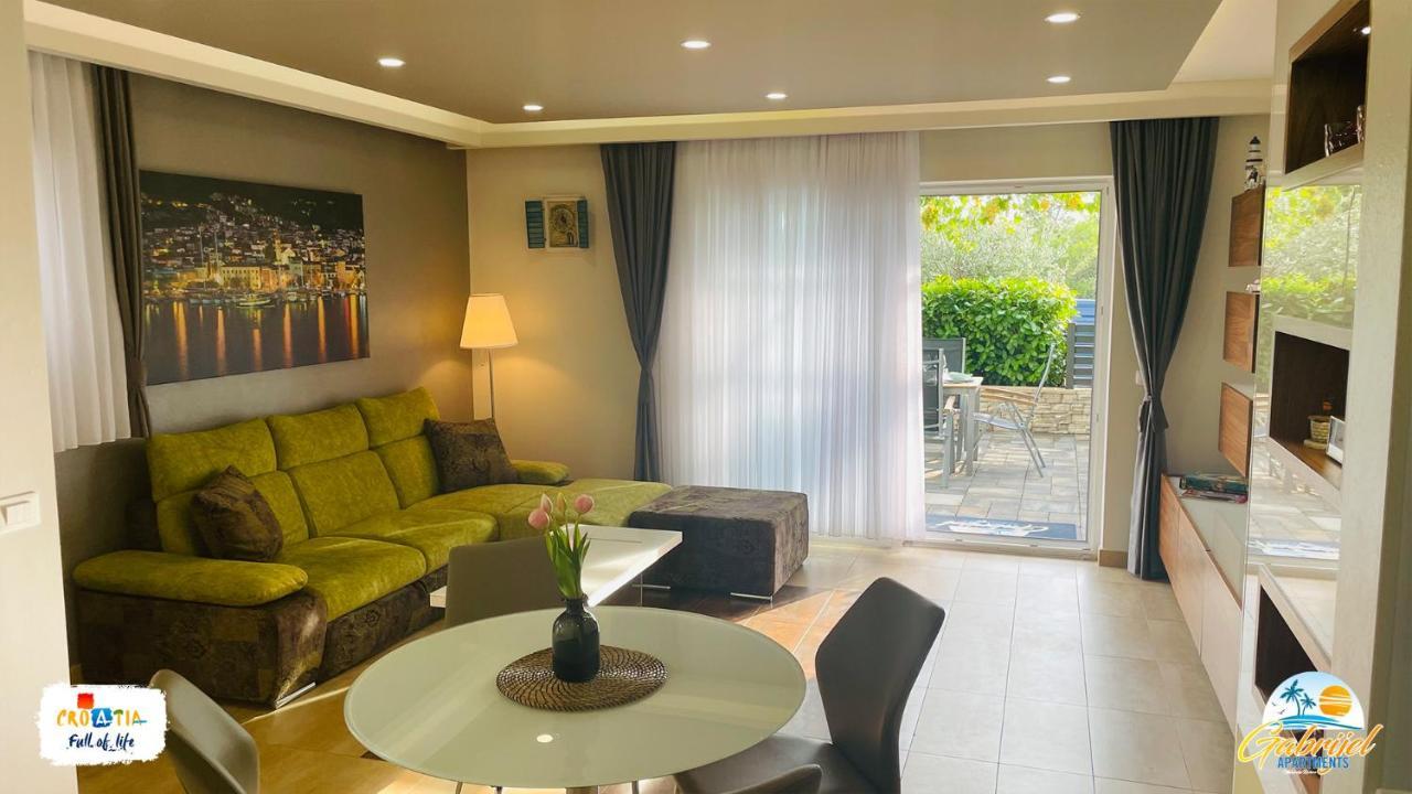 Gabrijel Apartments Makarska 1 Eksteriør billede