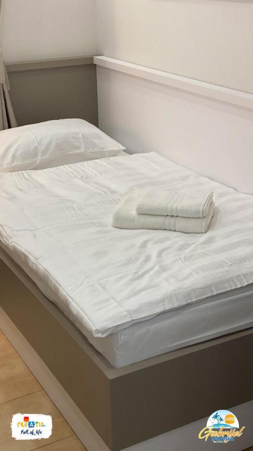 Gabrijel Apartments Makarska 1 Eksteriør billede