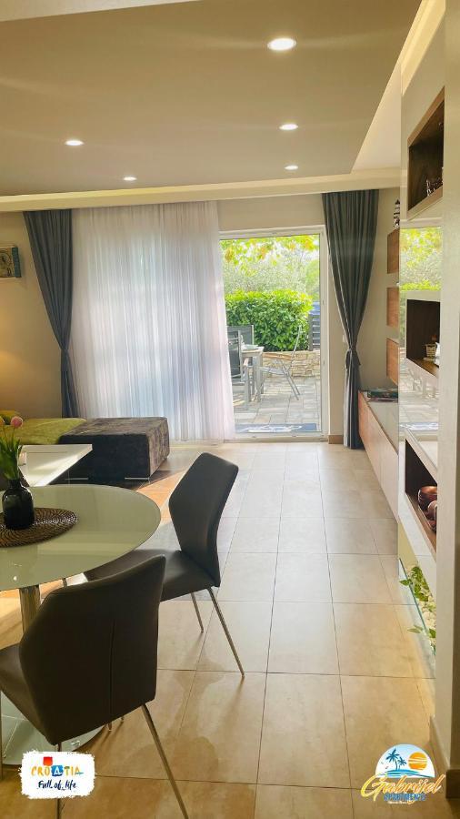 Gabrijel Apartments Makarska 1 Eksteriør billede