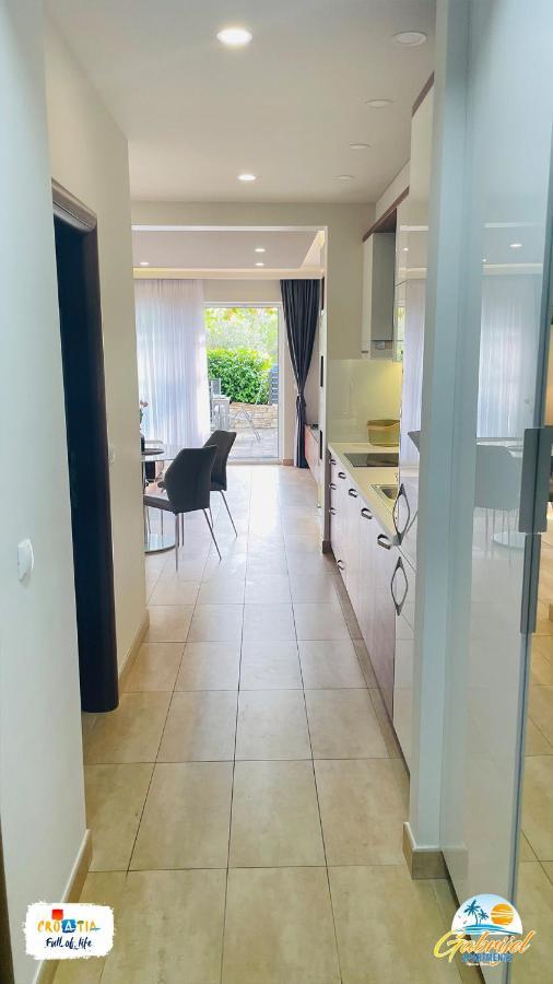 Gabrijel Apartments Makarska 1 Eksteriør billede