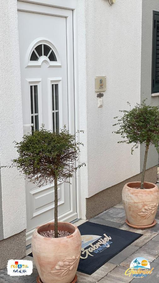 Gabrijel Apartments Makarska 1 Eksteriør billede