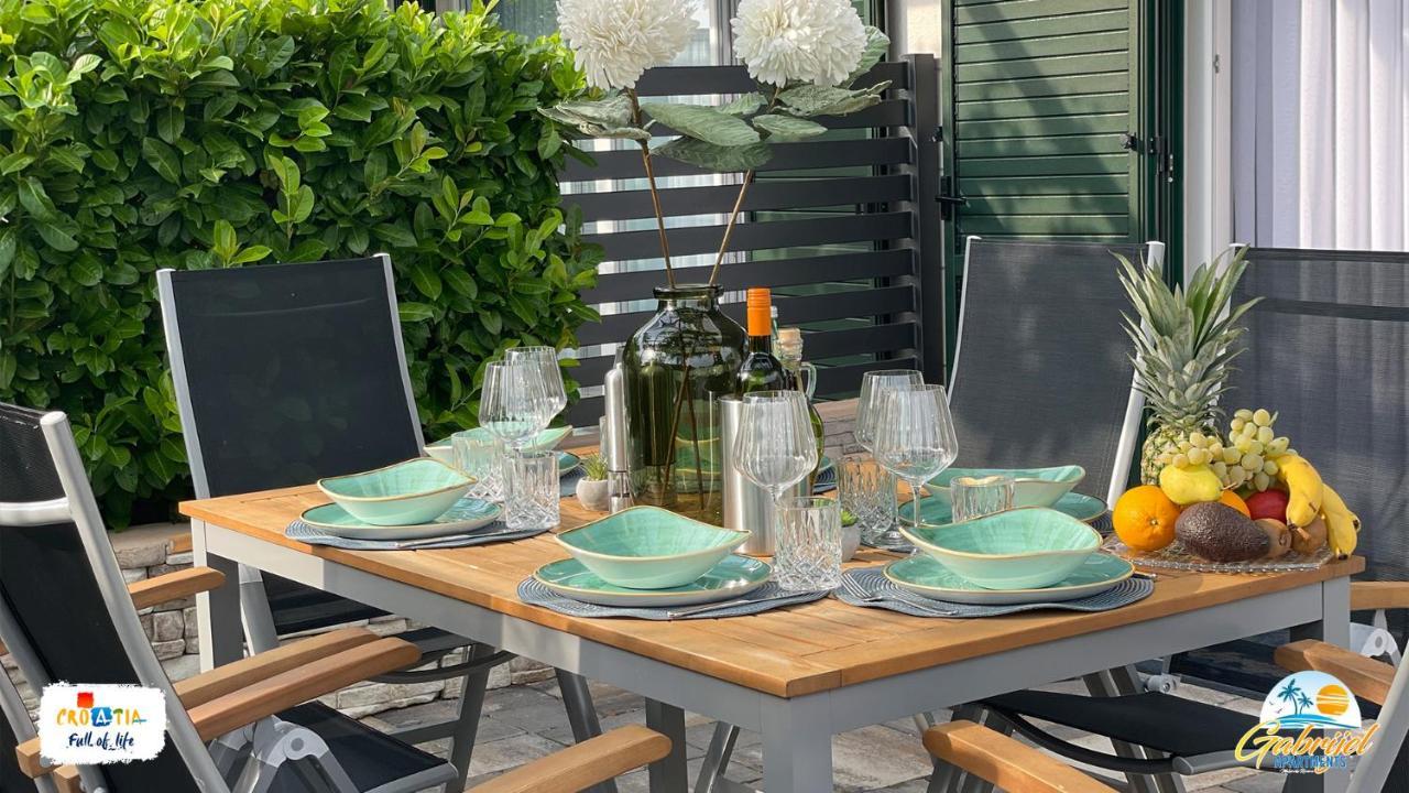 Gabrijel Apartments Makarska 1 Eksteriør billede
